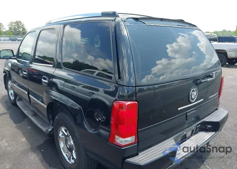 2003 Cadillac Escalade Standard z USA, uszkodzony, nr VIN 1GYEC63T73R187253